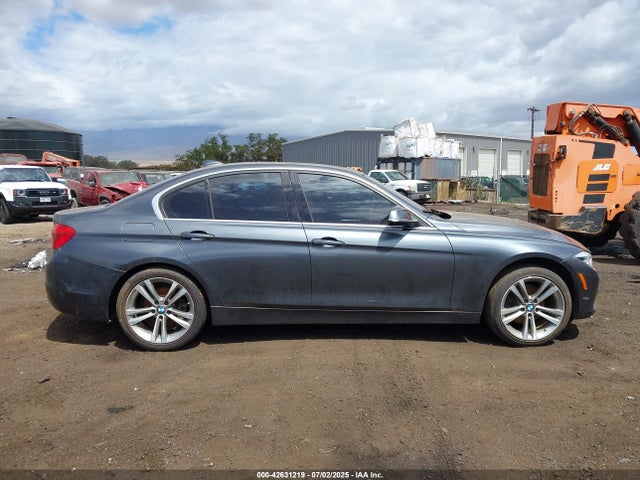 WBA8B9C37HK885561 BMW 2017
