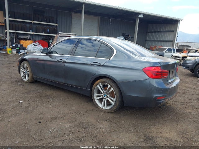 WBA8B9C37HK885561 BMW 2017