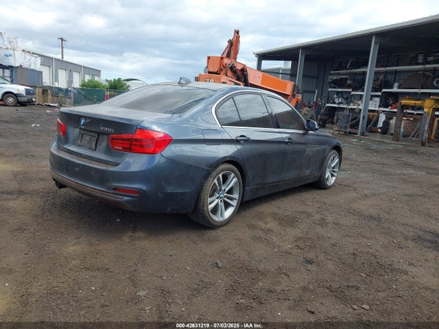 WBA8B9C37HK885561 BMW 2017