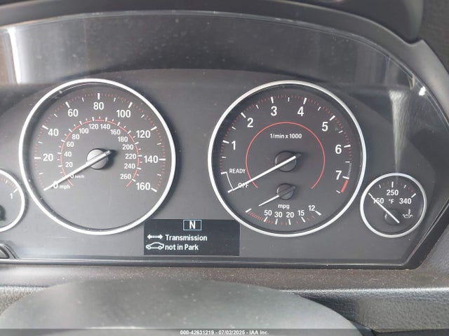 WBA8B9C37HK885561 BMW 2017
