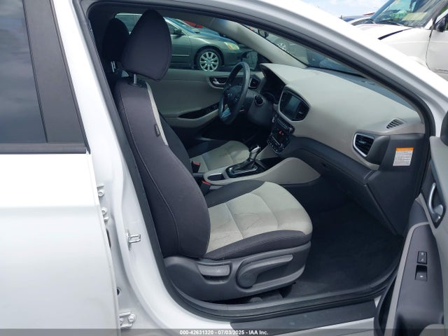 KMHC65LC8JU064517 Hyundai 2018