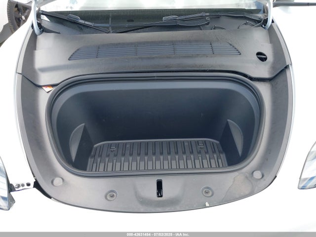 2023 TESLA MODEL Y 7SAYGDEE4PF836824 Photo 9