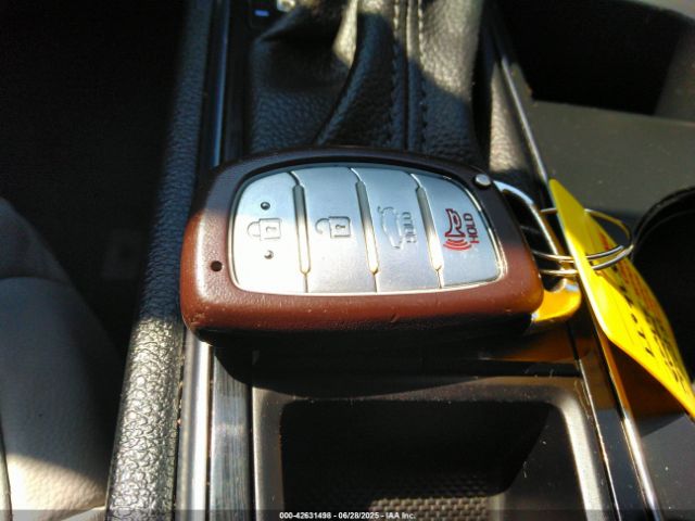 5NPE34AF0HH576077 Hyundai 2017