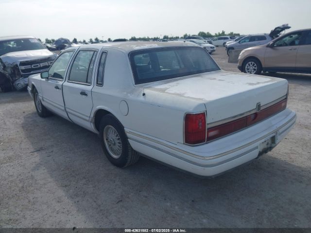 1993 LINCOLN TOWN CAR 1LNLM82W6PY758465 Photo 2