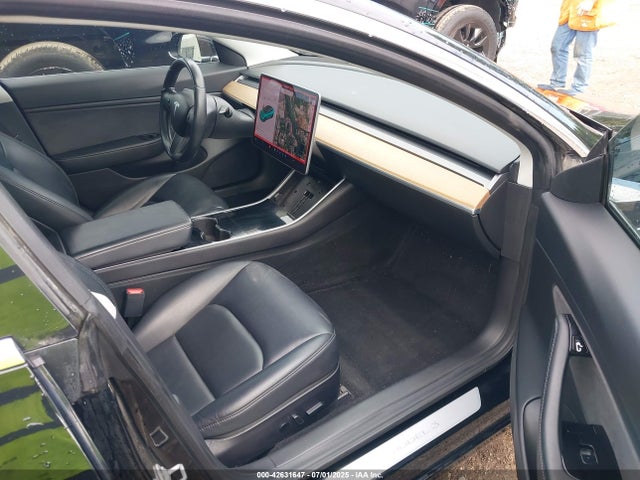 2018 TESLA MODEL 3 5YJ3E1EA7JF157372 Photo 4