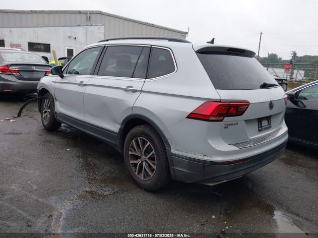 2019 VOLKSWAGEN TIGUAN 3VV3B7AX7KM029525 Photo 2