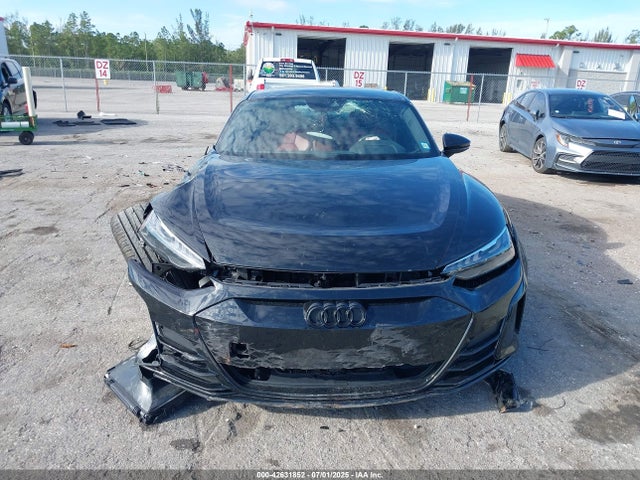 WAUCJBFW7R7002685 Audi E-TRON GT