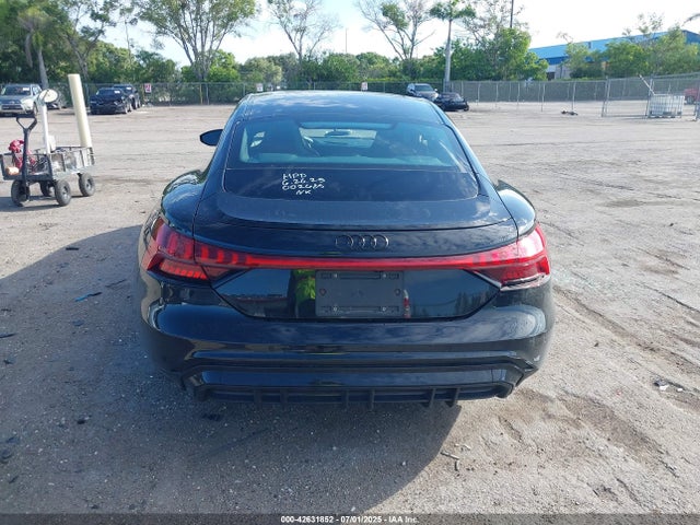 WAUCJBFW7R7002685 Audi E-TRON GT