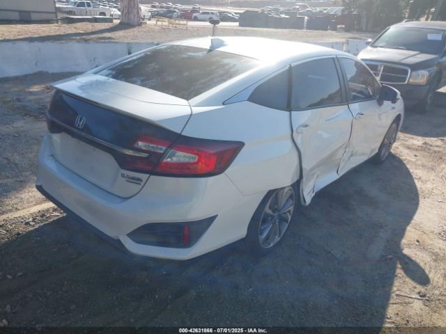 2018 HONDA CLARITY PLUG-IN HYBRID JHMZC5F32JC011027 Photo 3