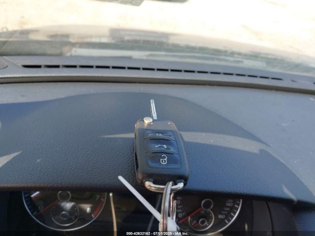 2013 VOLKSWAGEN PASSAT 1VWAP7A31DC021765 Photo 10