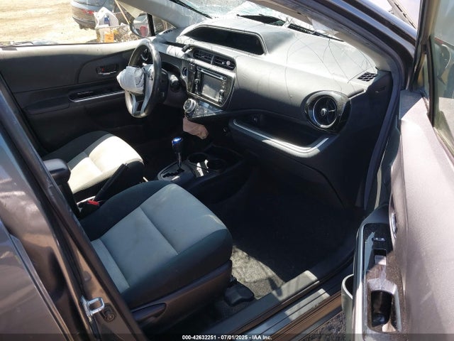 JTDKDTB38F1112411 Toyota 1nz-fxe+1lm