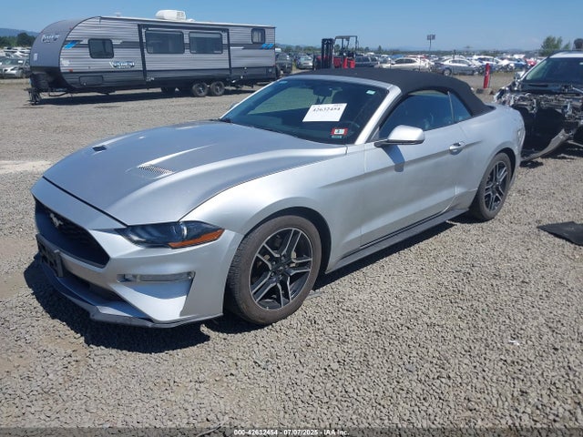 Ford 2.3l 4v premium fuel 2018 1FATP8UH9J5110286 Image 2