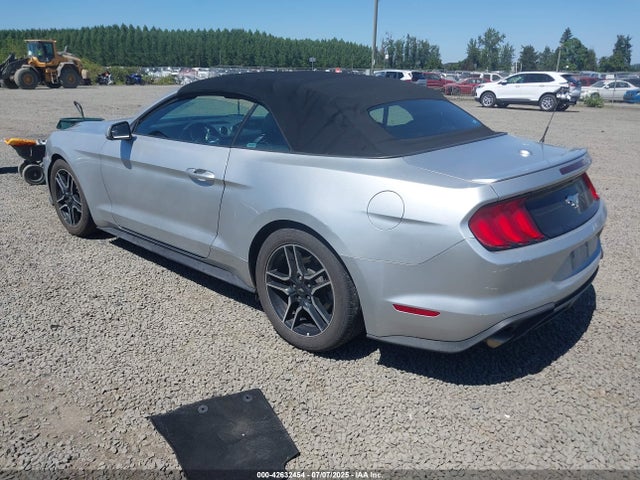 Ford 2.3l 4v premium fuel 2018 1FATP8UH9J5110286 Image 3