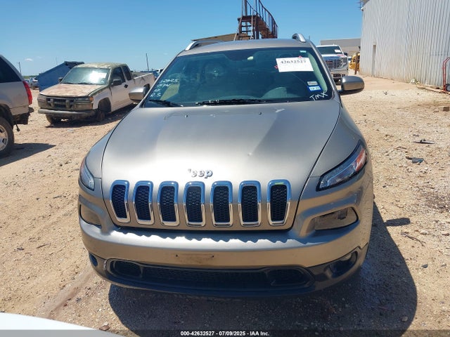 1C4PJLCB4HW548974 Jeep Cherokee