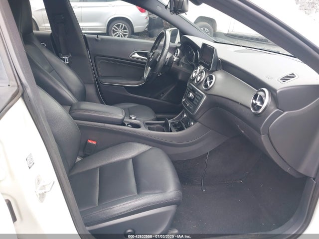 WDDSJ4EB4EN125400 Mercedes-Benz CLA-Class