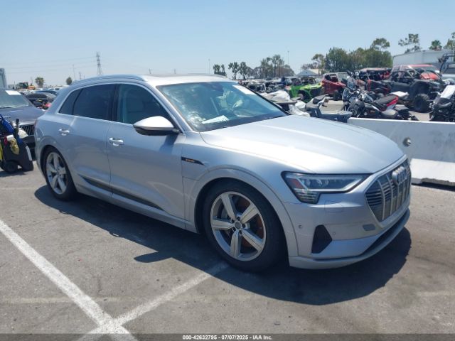 2019 AUDI E-TRON WA1VAAGE9KB010814