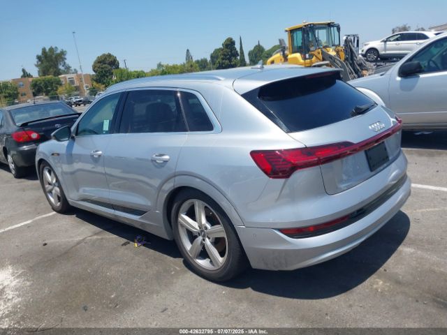 2019 AUDI E-TRON WA1VAAGE9KB010814 Photo 2