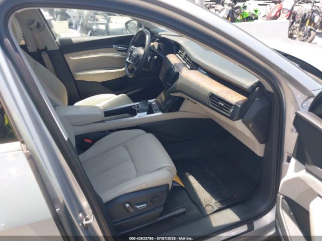 2019 AUDI E-TRON WA1VAAGE9KB010814 Photo 4