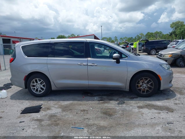 Chrysler Pacifica 2017 2C4RC1DG7HR516711 Image 13