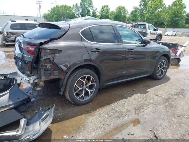 2018 ALFA ROMEO STELVIO ZASFAKBN7J7C08131 Photo 3