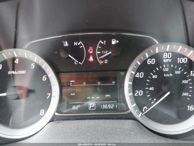 3N1AB7AP0EY329557 Nissan 2014