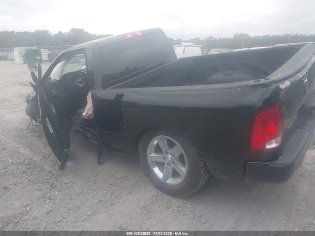 RAM 1500 2015 3C6JR6AT2FG596049 Image 3