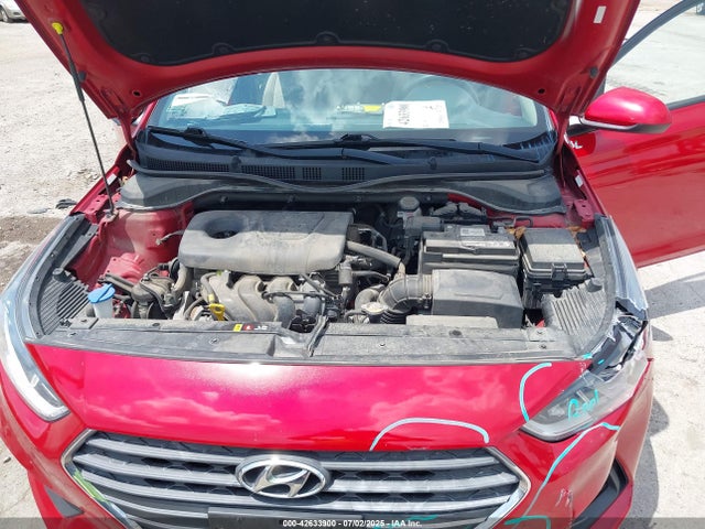 3KPC24A3XJE011555 Hyundai 2018