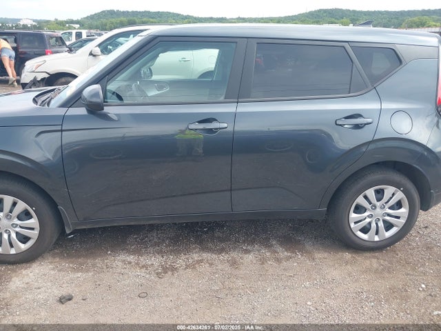 2025 Kia Soul Lx მანქანა იყიდება აუქციონზე, vin: KNDJ23AUXS7259591, აუქციონის ნომერი: 42634261