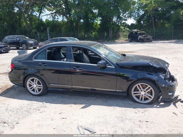 Mercedes-Benz C-Class 2014 WDDGF8AB1EG158038 Image 13
