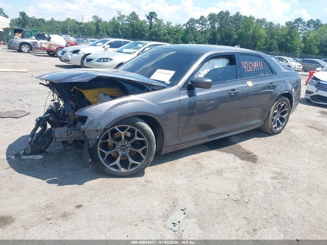 Chrysler 2016 2016 2C3CCABT1GH111314 Image 2