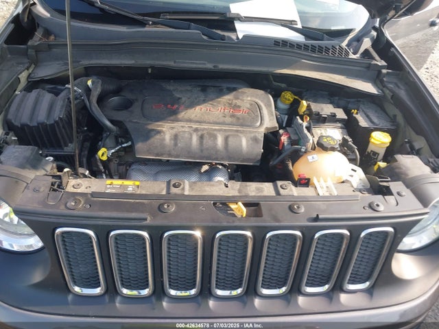 ZACCJAATXGPE22001 Jeep 2016