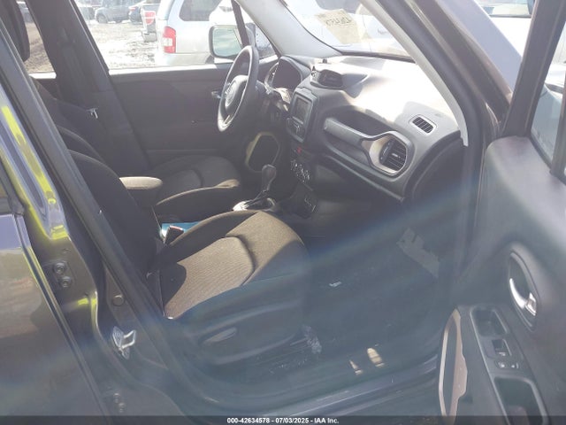 ZACCJAATXGPE22001 Jeep 2016