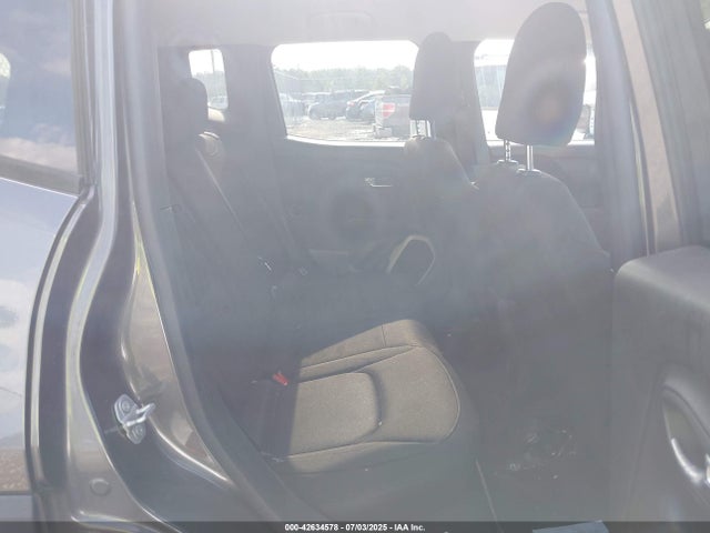 ZACCJAATXGPE22001 Jeep 2016