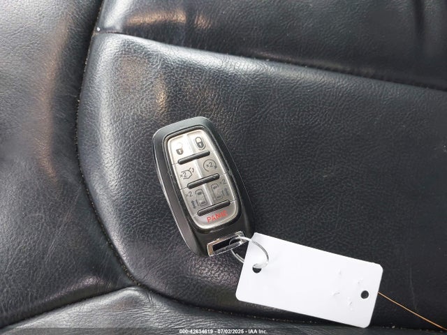 2C4RC1BG5HR703688 Chrysler 2017