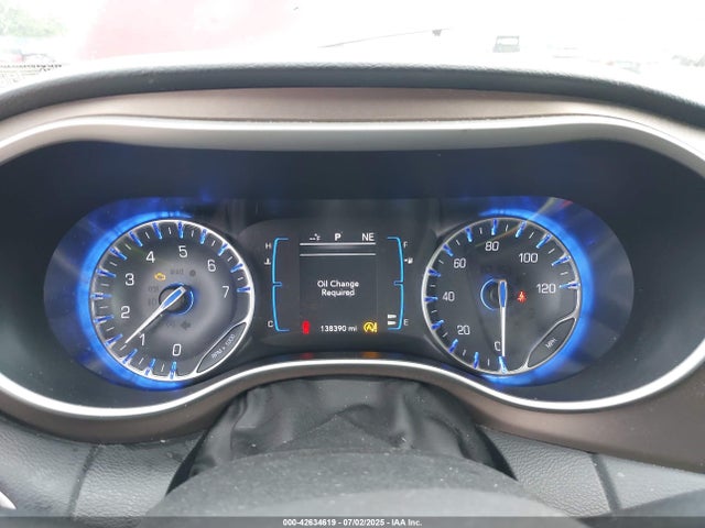 2C4RC1BG5HR703688 Chrysler 2017