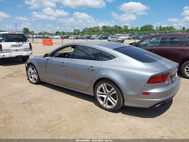2017 AUDI A7 WAU22AFC1HN007741 Photo 2