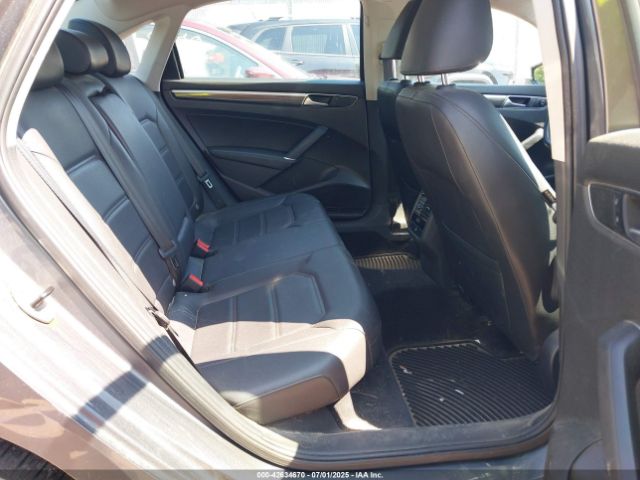 2016 VOLKSWAGEN PASSAT 1VWBS7A30GC055235 Photo 7