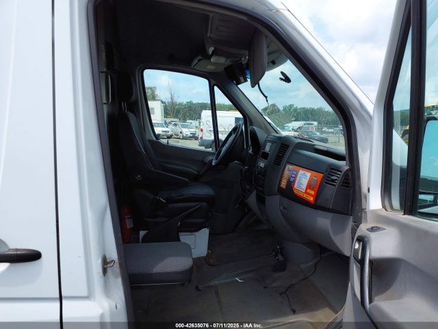 2011 MERCEDES-BENZ SPRINTER 2500 WD3PE8CB1B5573730 Photo 4