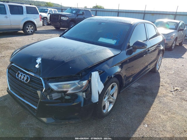 2018 AUDI A3 WAUAUGFF0J1003891 Photo 1