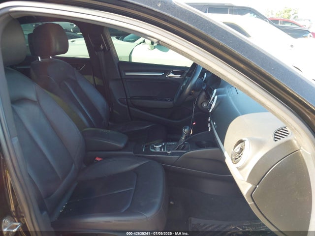 2018 AUDI A3 WAUAUGFF0J1003891 Photo 4