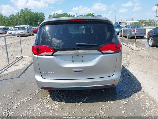 2C4RC1EG3HR704804 Chrysler Pacifica