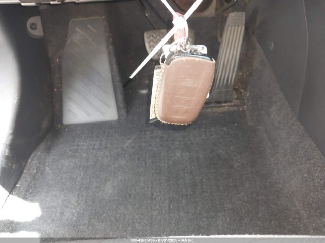 2019 TOYOTA RAV4 2T3W1RFV3KW031627 Photo 10