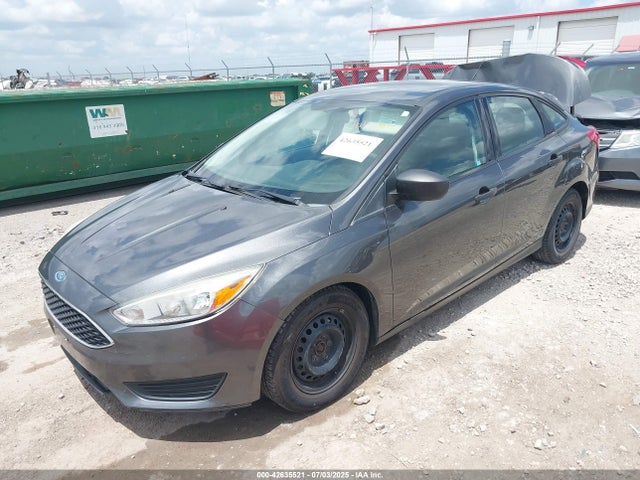 Ford 2016 2016 1FADP3E23GL221020 Image 2