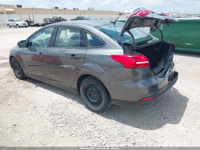 Ford 2016 2016 1FADP3E23GL221020 Image 3