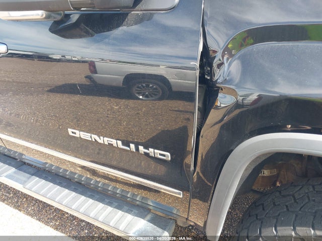 42635520 :رقم المزاد ، 1GT12UE82GF266079 vin ، 2016 Gmc Sierra 2500hd Denali مزاد بيع