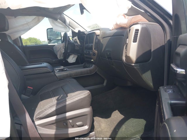 42635520 :رقم المزاد ، 1GT12UE82GF266079 vin ، 2016 Gmc Sierra 2500hd Denali مزاد بيع
