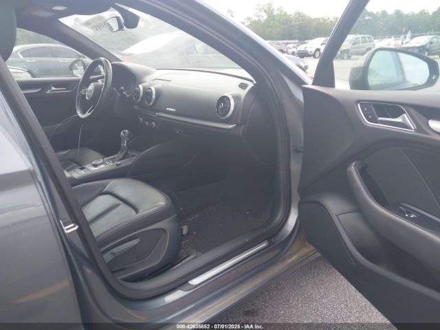 2018 AUDI A3 WAUAUGFF0J1028015 Photo 4