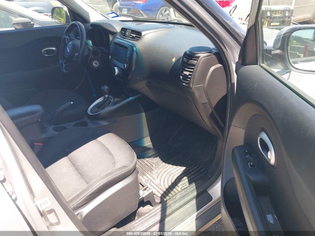 KNDJP3A59J7537275 KIA SOUL +