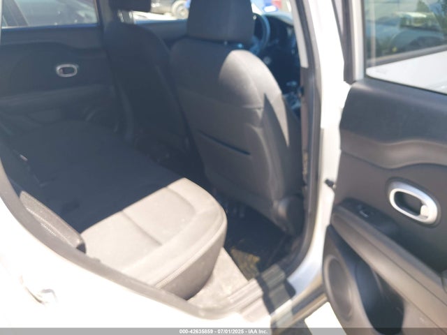 KNDJP3A59J7537275 KIA SOUL +