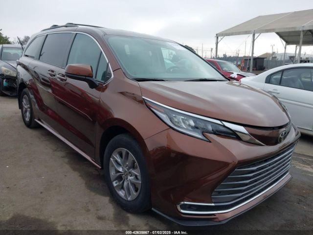 2022 TOYOTA SIENNA 5TDKSKFC0NS059831